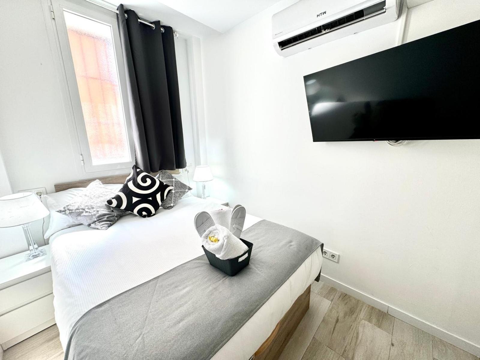 Cinco Torres Suites Madrid Exterior foto